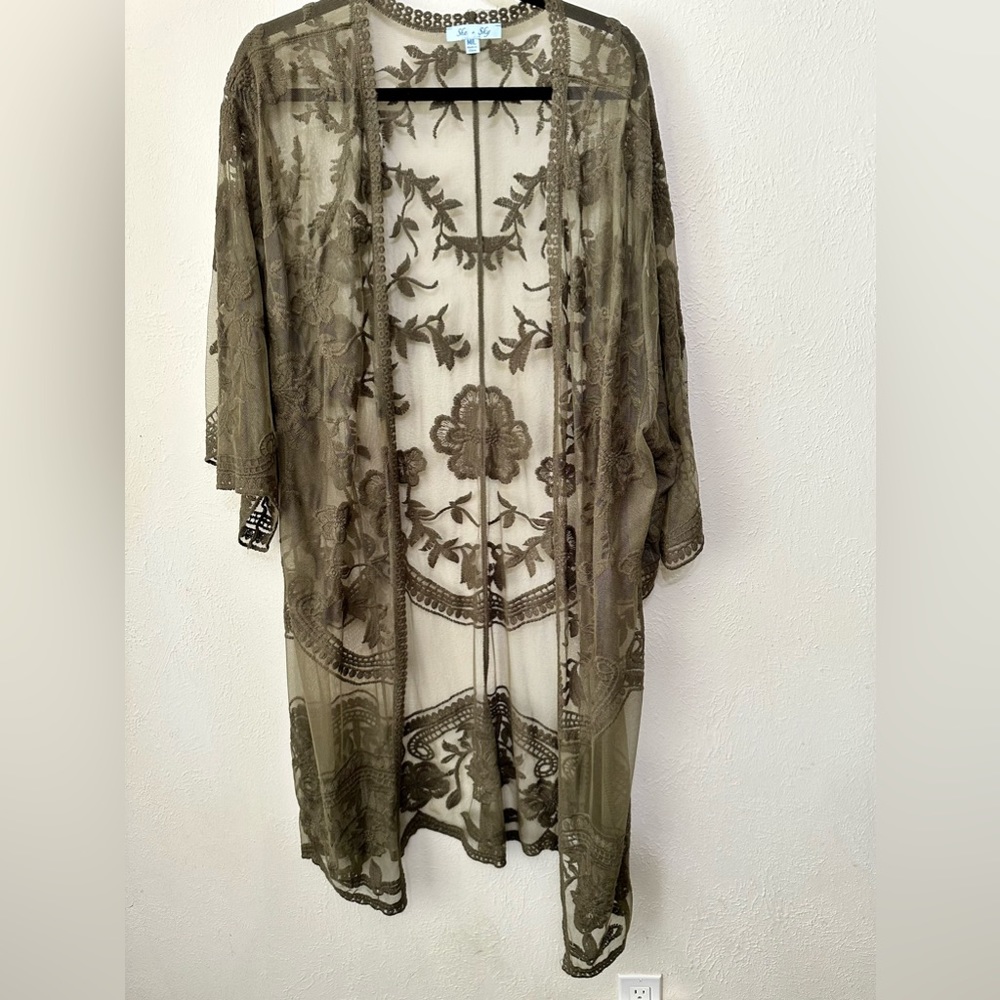 She & Sky lace kimono, duster, lingerie topper, or swimsuit coverup. M/L